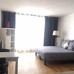 Champs Elysees - Cozy Studio