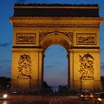 Champs Elysees - Cozy Studio